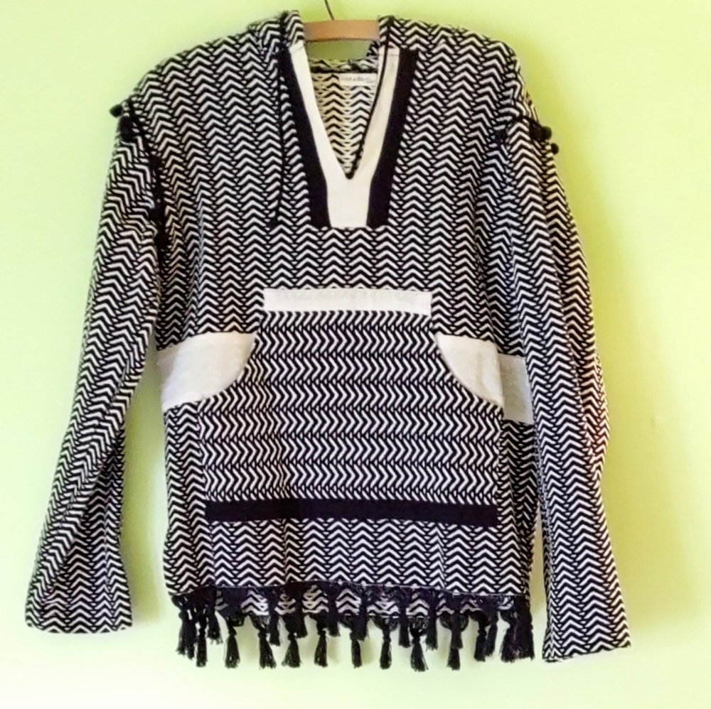 REBELLION hoodie/poncho